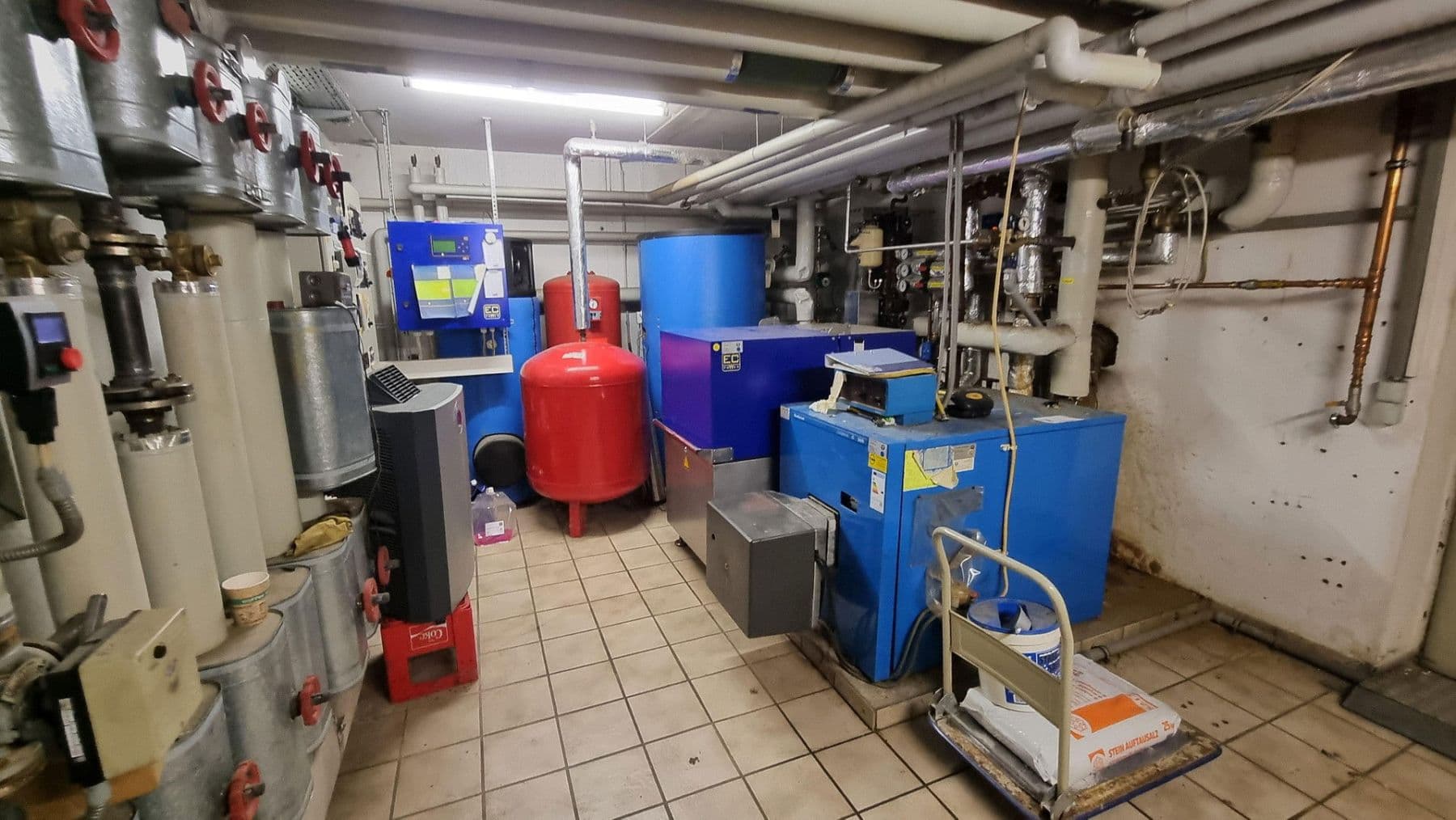 house for sale, 1,691 m², Zum weißen Kreuz 20, Oberthulba, Bavaria house for sale, 1,691 m², Zum weißen Kreuz 20, Oberthulba, Bavaria