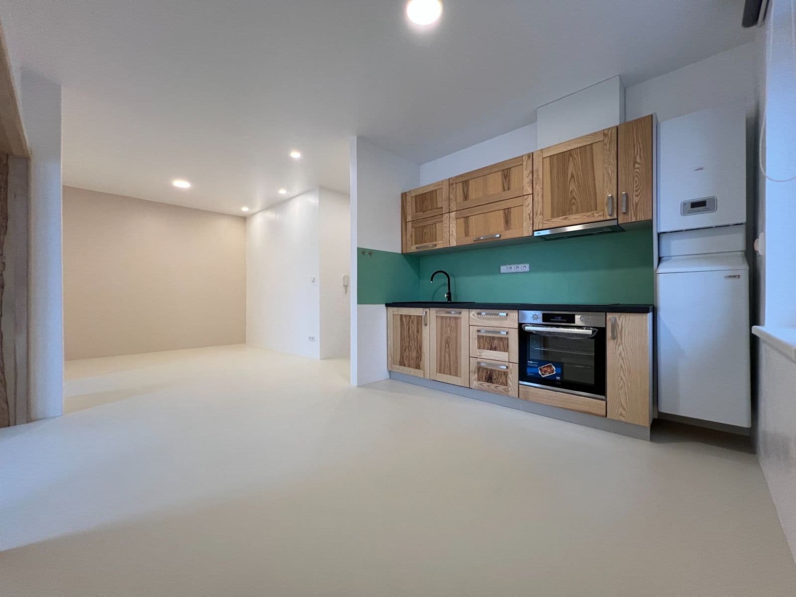 1 bedroom with open-plan kitchen flat to rent, 55 m², U Opavice, Opava, Moravskoslezský Region 1 bedroom with open-plan kitchen flat to rent, 55 m², U Opavice, Opava, Moravskoslezský Region