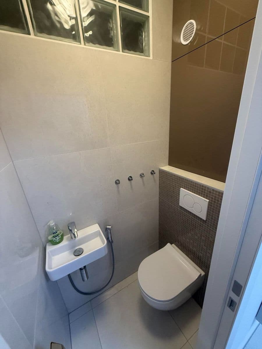 3 bedroom flat to rent, 82 m², Vejrostova, Brno, Jihomoravský Region 3 bedroom flat to rent, 82 m², Vejrostova, Brno, Jihomoravský Region