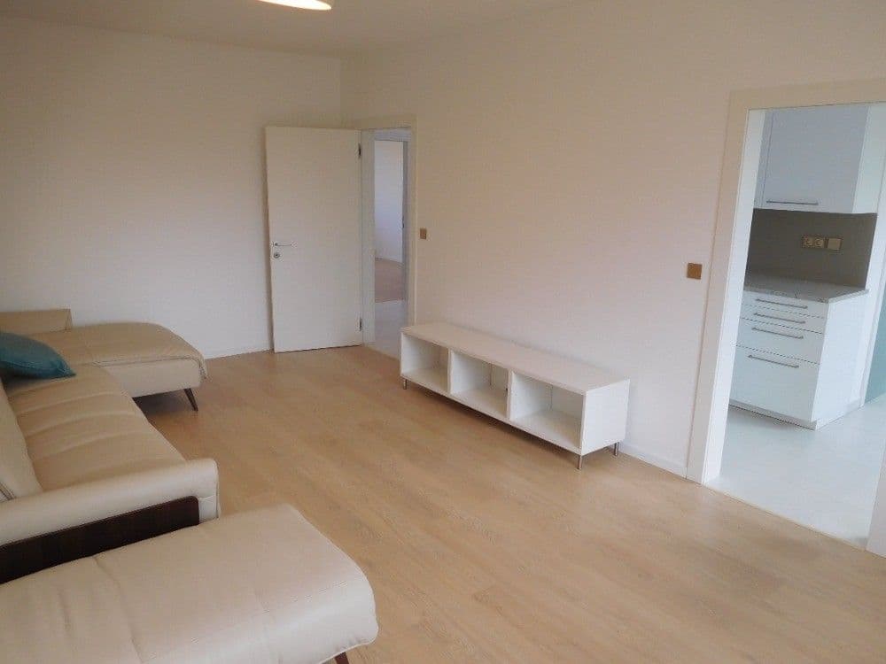 3 bedroom flat to rent, 82 m², Vejrostova, Brno, Jihomoravský Region 3 bedroom flat to rent, 82 m², Vejrostova, Brno, Jihomoravský Region