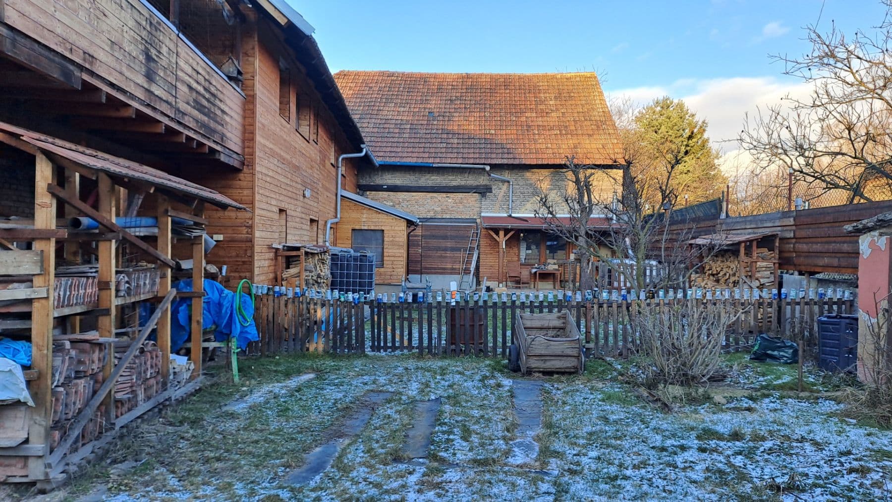 recreational property to rent, 300 m², Karlovarská, Kněževes, Středočeský Region recreational property to rent, 300 m², Karlovarská, Kněževes, Středočeský Region