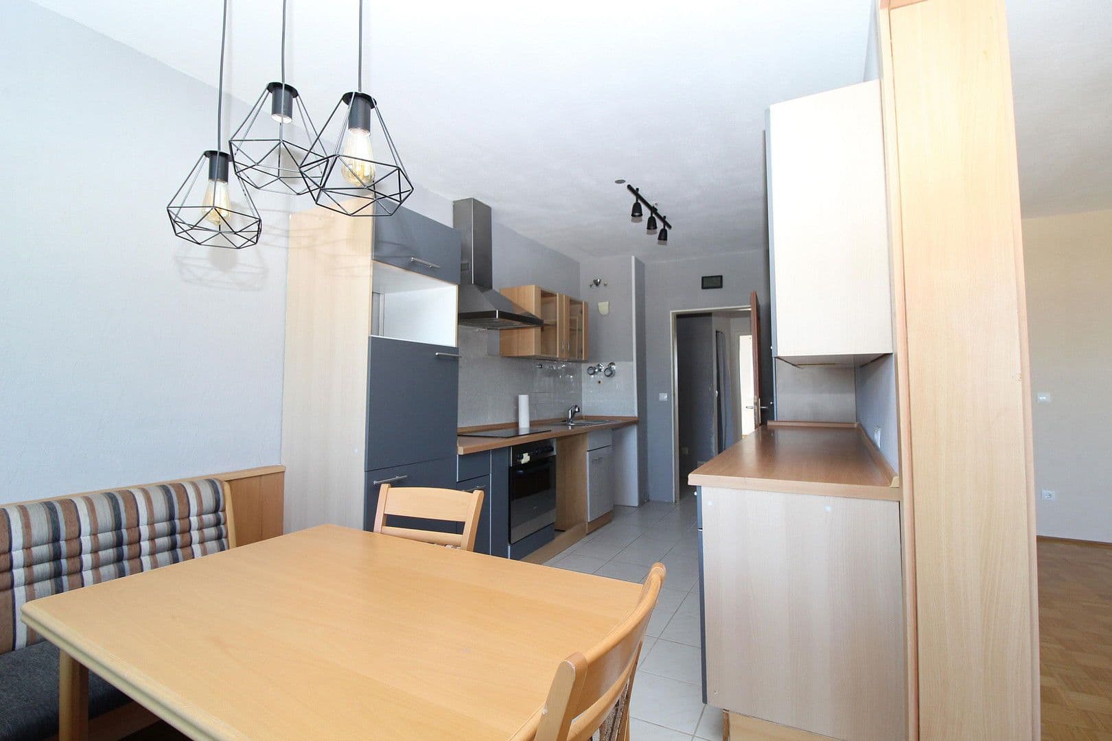 3 bedroom flat to rent, 90 m², Friedrich-Naumann Straße 17, Ludwigshafen am Rhein, Rhineland-Palatinate 3 bedroom flat to rent, 90 m², Friedrich-Naumann Straße 17, Ludwigshafen am Rhein, Rhineland-Palatinate