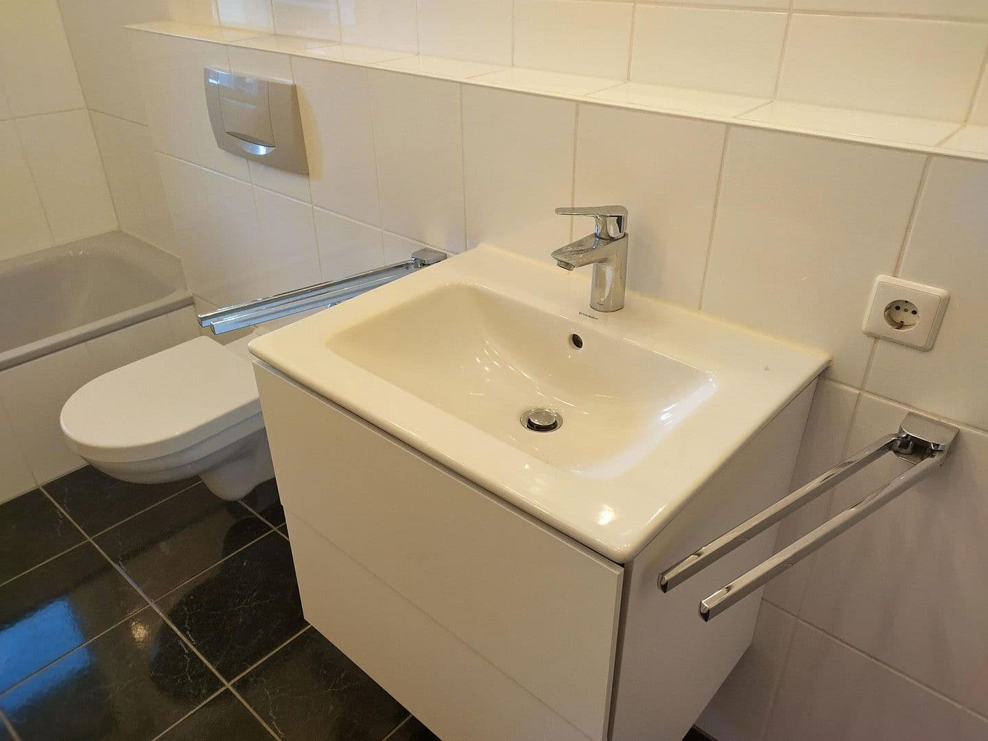 3 bedroom with open-plan kitchen flat for sale, 110 m², Stuttgart, Baden-Württemberg 3 bedroom with open-plan kitchen flat for sale, 110 m², Stuttgart, Baden-Württemberg