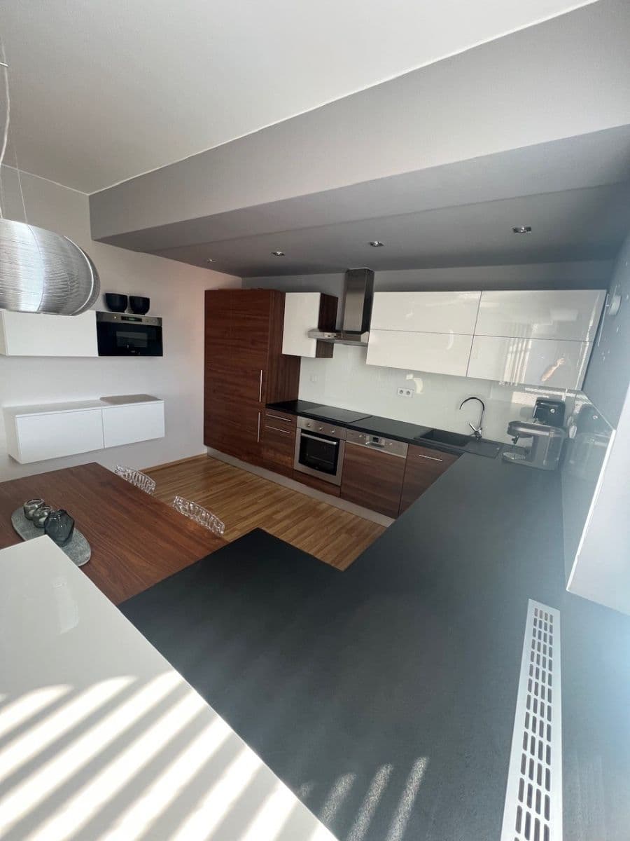 1 bedroom with open-plan kitchen flat to rent, 68 m², Podlesí II, Zlín, Zlínský Region 1 bedroom with open-plan kitchen flat to rent, 68 m², Podlesí II, Zlín, Zlínský Region