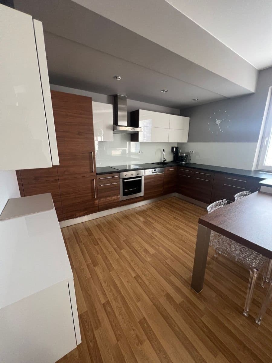 1 bedroom with open-plan kitchen flat to rent, 68 m², Podlesí II, Zlín, Zlínský Region 1 bedroom with open-plan kitchen flat to rent, 68 m², Podlesí II, Zlín, Zlínský Region