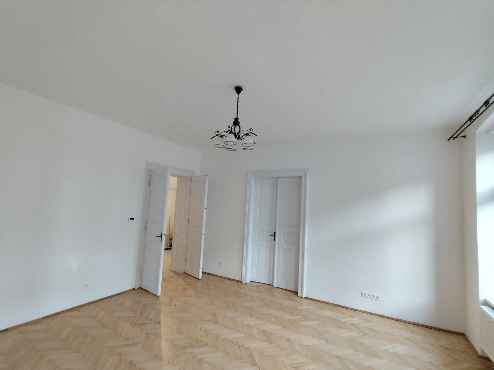 3 bedroom flat to rent, 100 m², Bratislava - mestská časť Staré Mesto, Bratislavský Region 3 bedroom flat to rent, 100 m², Bratislava - mestská časť Staré Mesto, Bratislavský Region