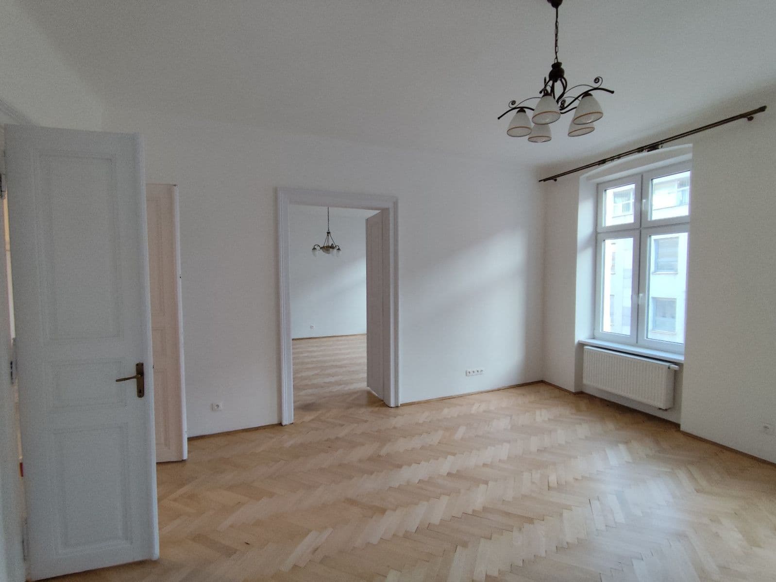 3 bedroom flat to rent, 100 m², Bratislava - mestská časť Staré Mesto, Bratislavský Region 3 bedroom flat to rent, 100 m², Bratislava - mestská časť Staré Mesto, Bratislavský Region
