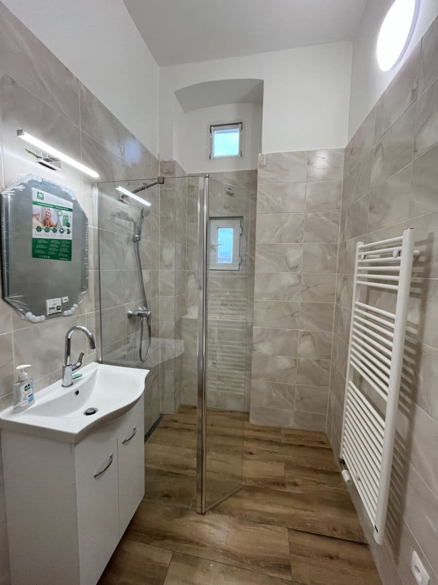 3 bedroom flat to rent, 100 m², Bratislava - mestská časť Staré Mesto, Bratislavský Region 3 bedroom flat to rent, 100 m², Bratislava - mestská časť Staré Mesto, Bratislavský Region