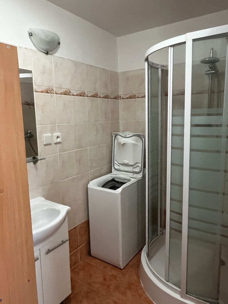 1 bedroom with open-plan kitchen flat to rent, 51 m², Čs. armády, Kladno, Středočeský Region 1 bedroom with open-plan kitchen flat to rent, 51 m², Čs. armády, Kladno, Středočeský Region