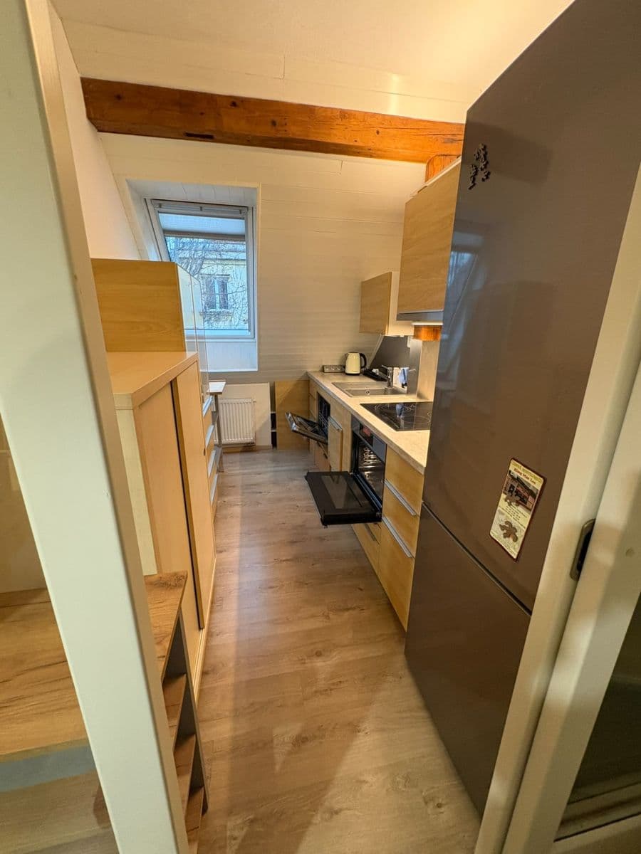 4 bedroom flat to rent, 100 m², Hradeckých, Prague, Prague 4 bedroom flat to rent, 100 m², Hradeckých, Prague, Prague