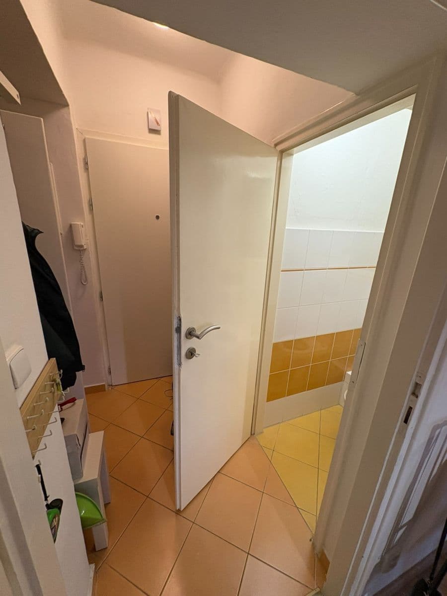 4 bedroom flat to rent, 100 m², Hradeckých, Prague, Prague 4 bedroom flat to rent, 100 m², Hradeckých, Prague, Prague