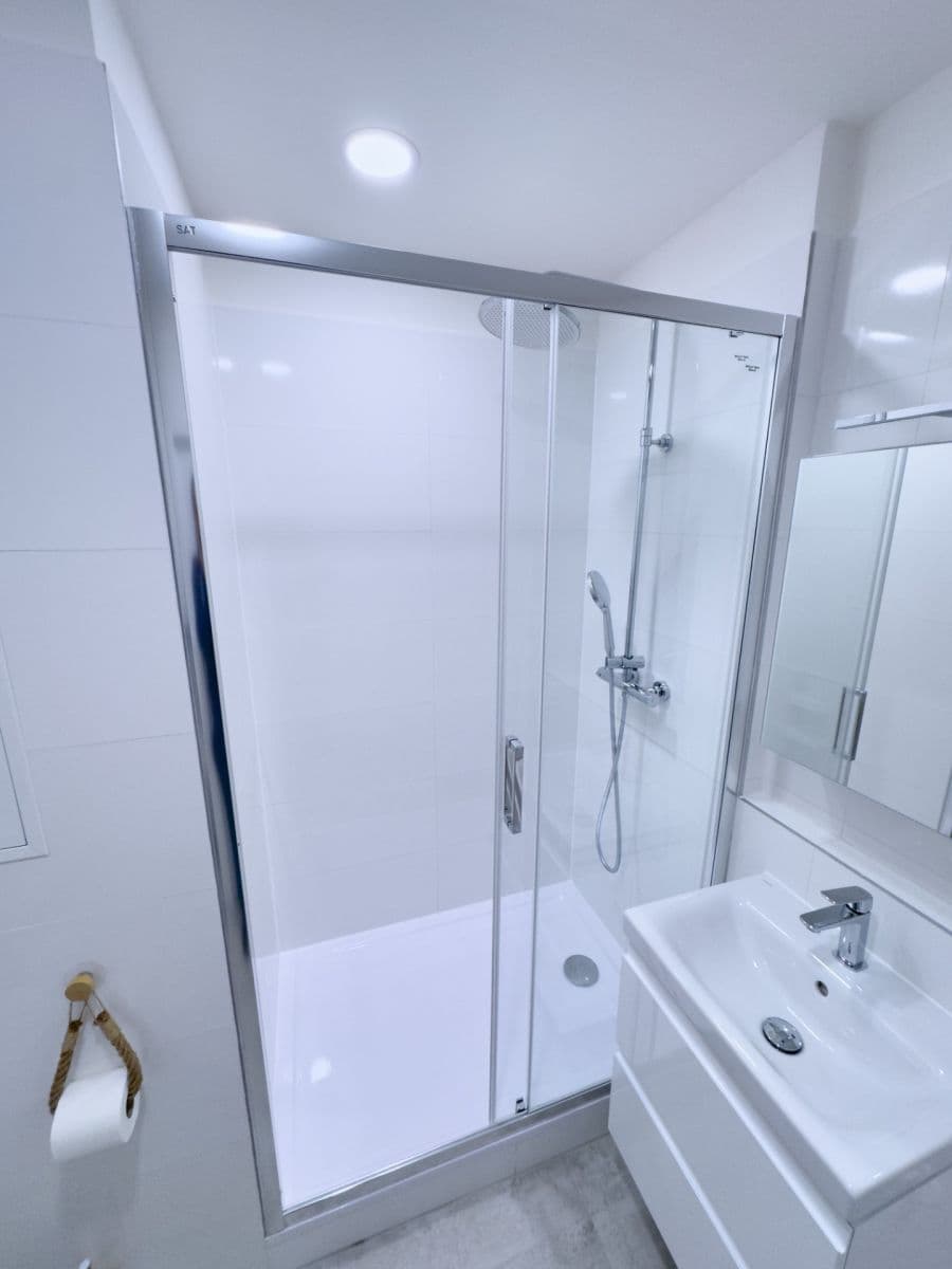 1 bedroom with open-plan kitchen flat to rent, 42 m², Ciolkovského, Prague, Prague 1 bedroom with open-plan kitchen flat to rent, 42 m², Ciolkovského, Prague, Prague