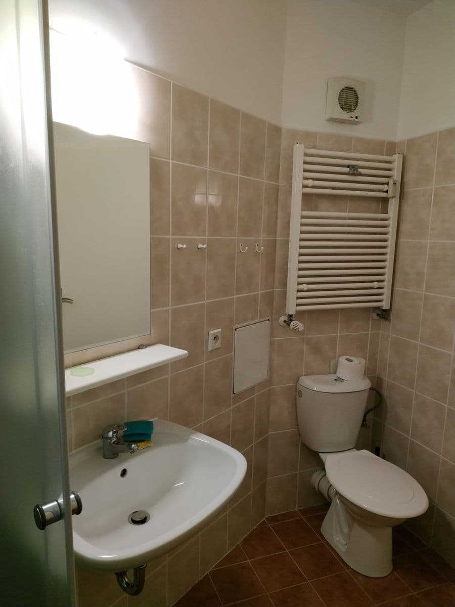 Studio flat to rent, 37 m², Kloboučnická, Prague, Prague Studio flat to rent, 37 m², Kloboučnická, Prague, Prague