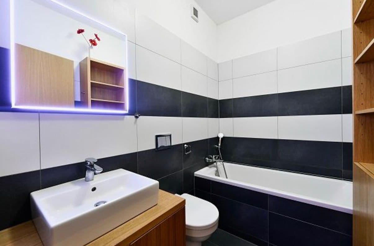 2 bedroom with open-plan kitchen flat to rent, 96 m², Staropramenná, Prague, Prague 2 bedroom with open-plan kitchen flat to rent, 96 m², Staropramenná, Prague, Prague