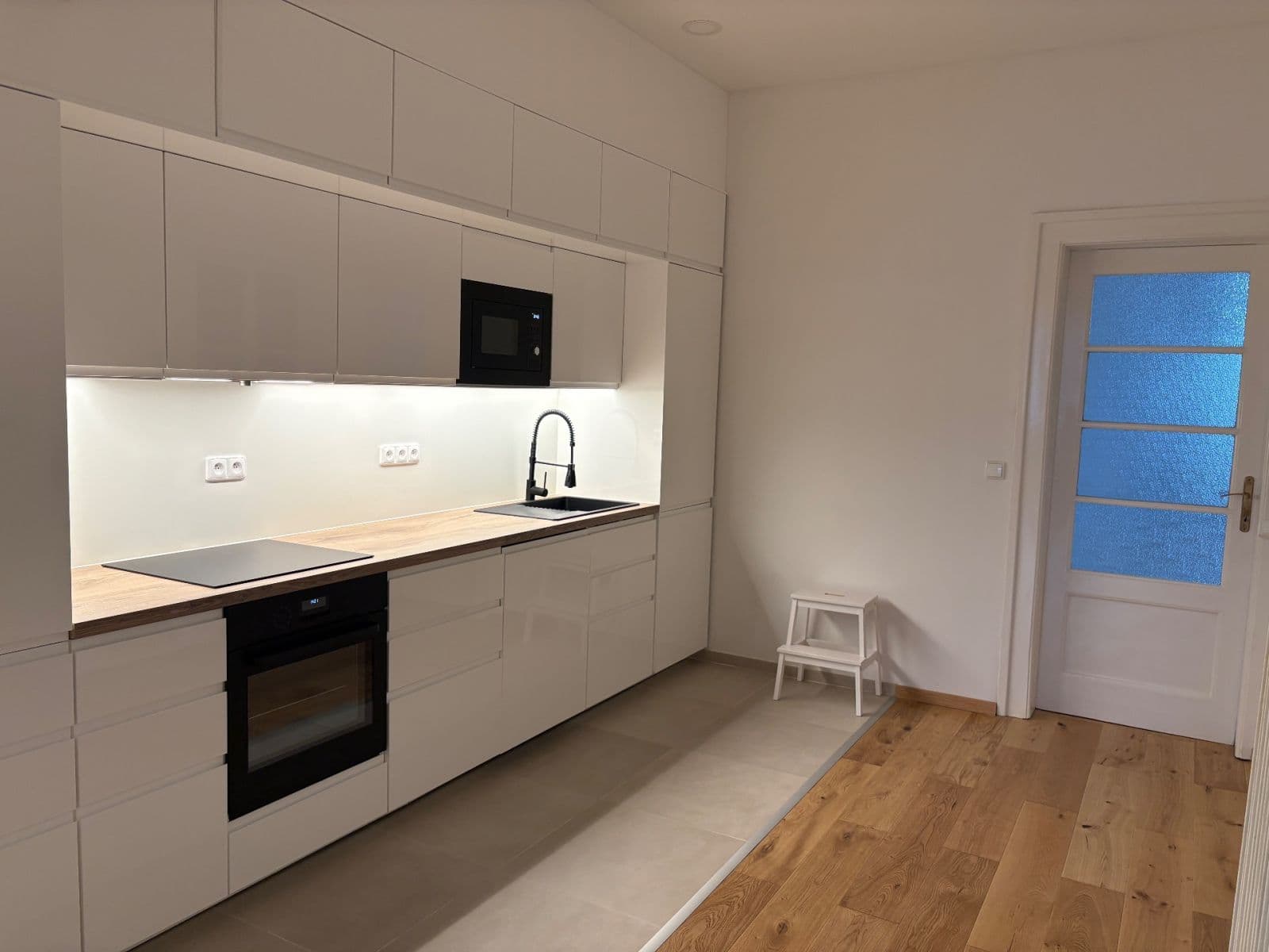 3 bedroom flat to rent, 95 m², Sokolovská, Prague, Prague 3 bedroom flat to rent, 95 m², Sokolovská, Prague, Prague