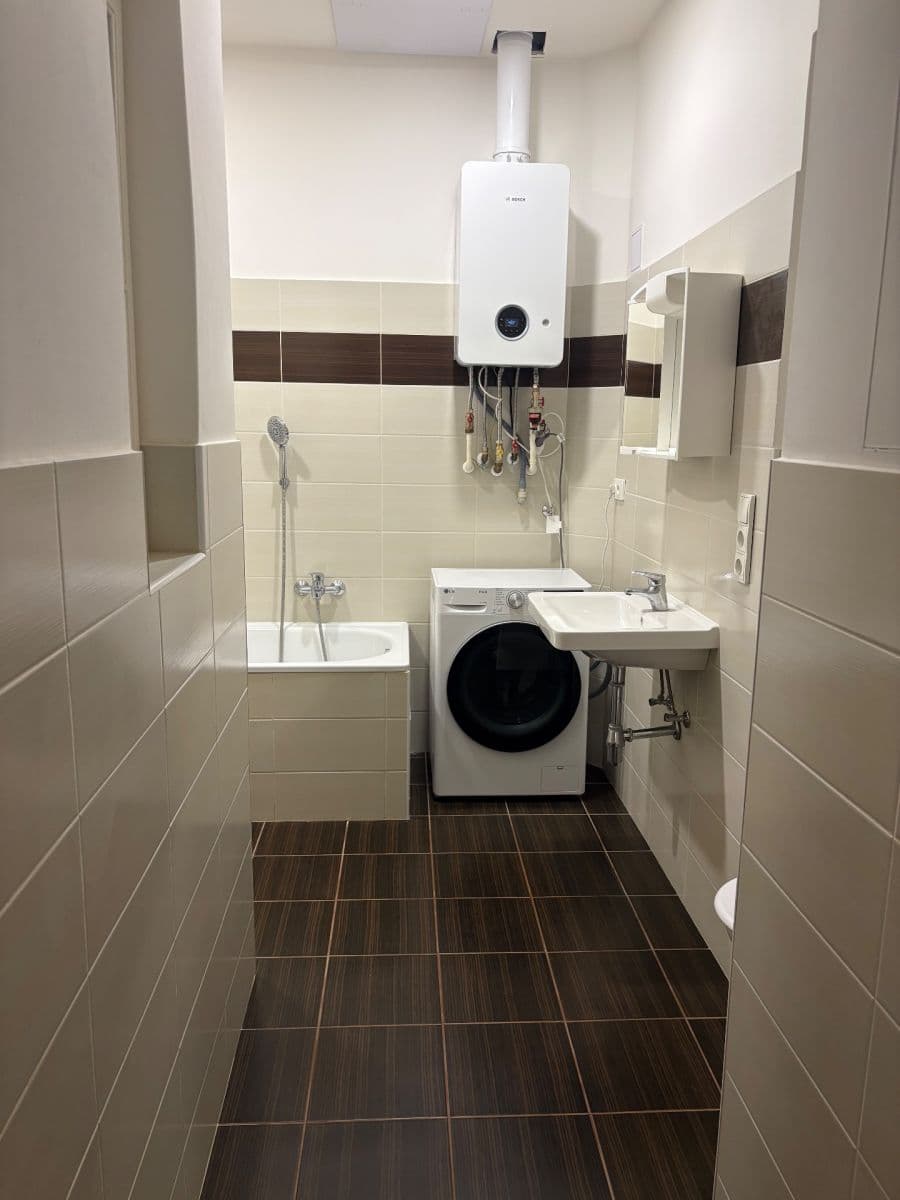 3 bedroom flat to rent, 95 m², Sokolovská, Prague, Prague 3 bedroom flat to rent, 95 m², Sokolovská, Prague, Prague