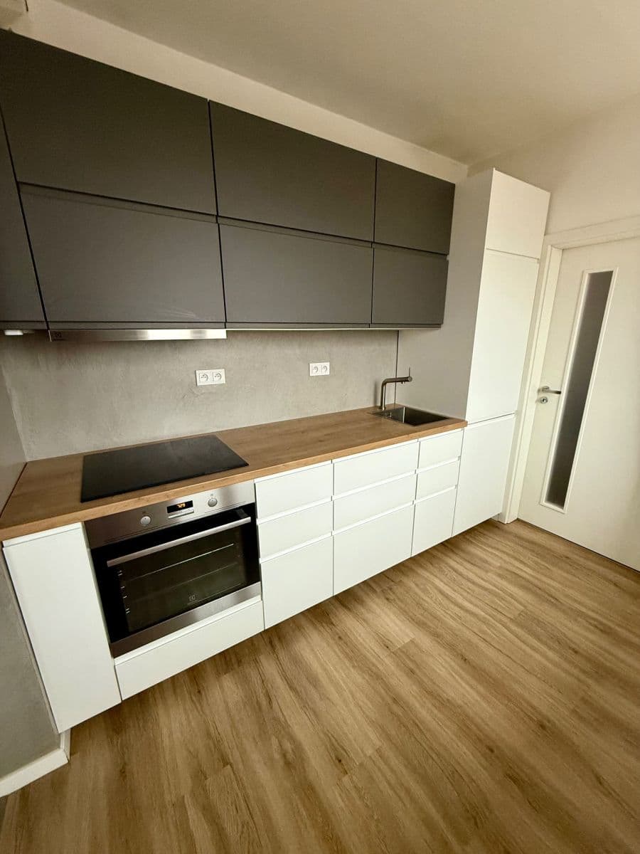 3 bedroom flat to rent, 75 m², Ke Strašnické, Prague, Prague 3 bedroom flat to rent, 75 m², Ke Strašnické, Prague, Prague