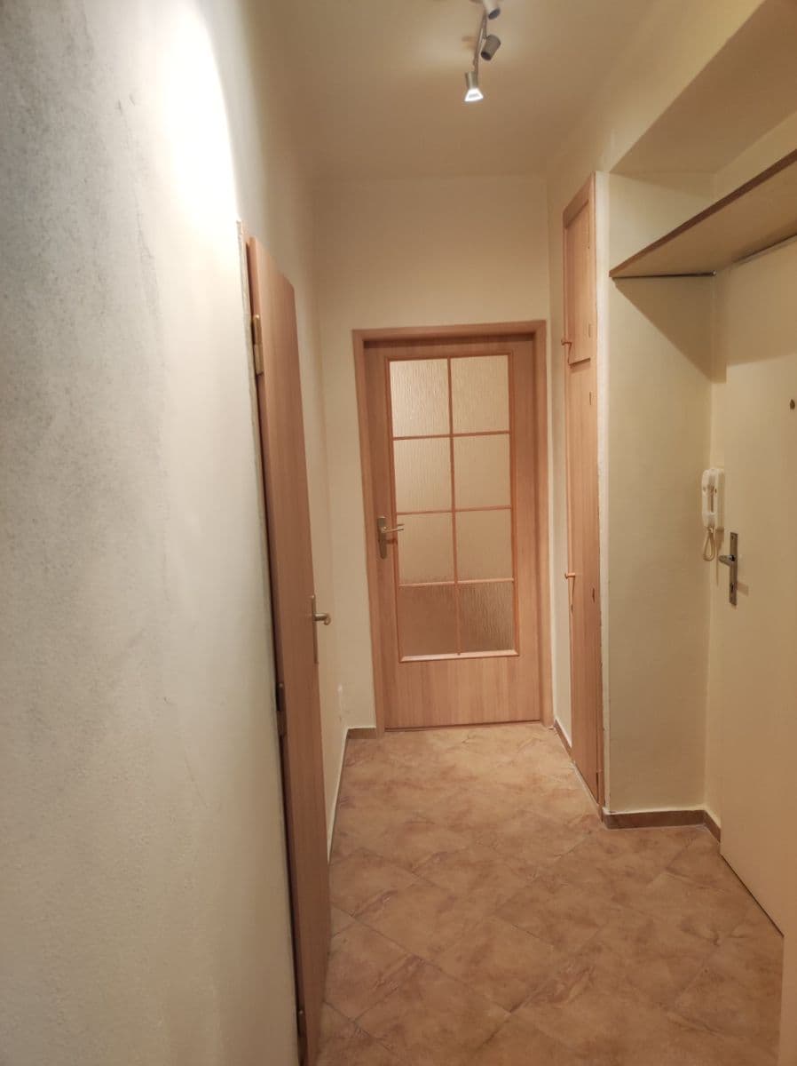 Studio flat to rent, 37 m², Nábrežie arm. gen. Ludvíka Svobodu, Bratislava - mestská časť Staré Mesto, Bratislavský Region Studio flat to rent, 37 m², Nábrežie arm. gen. Ludvíka Svobodu, Bratislava - mestská časť Staré Mesto, Bratislavský Region