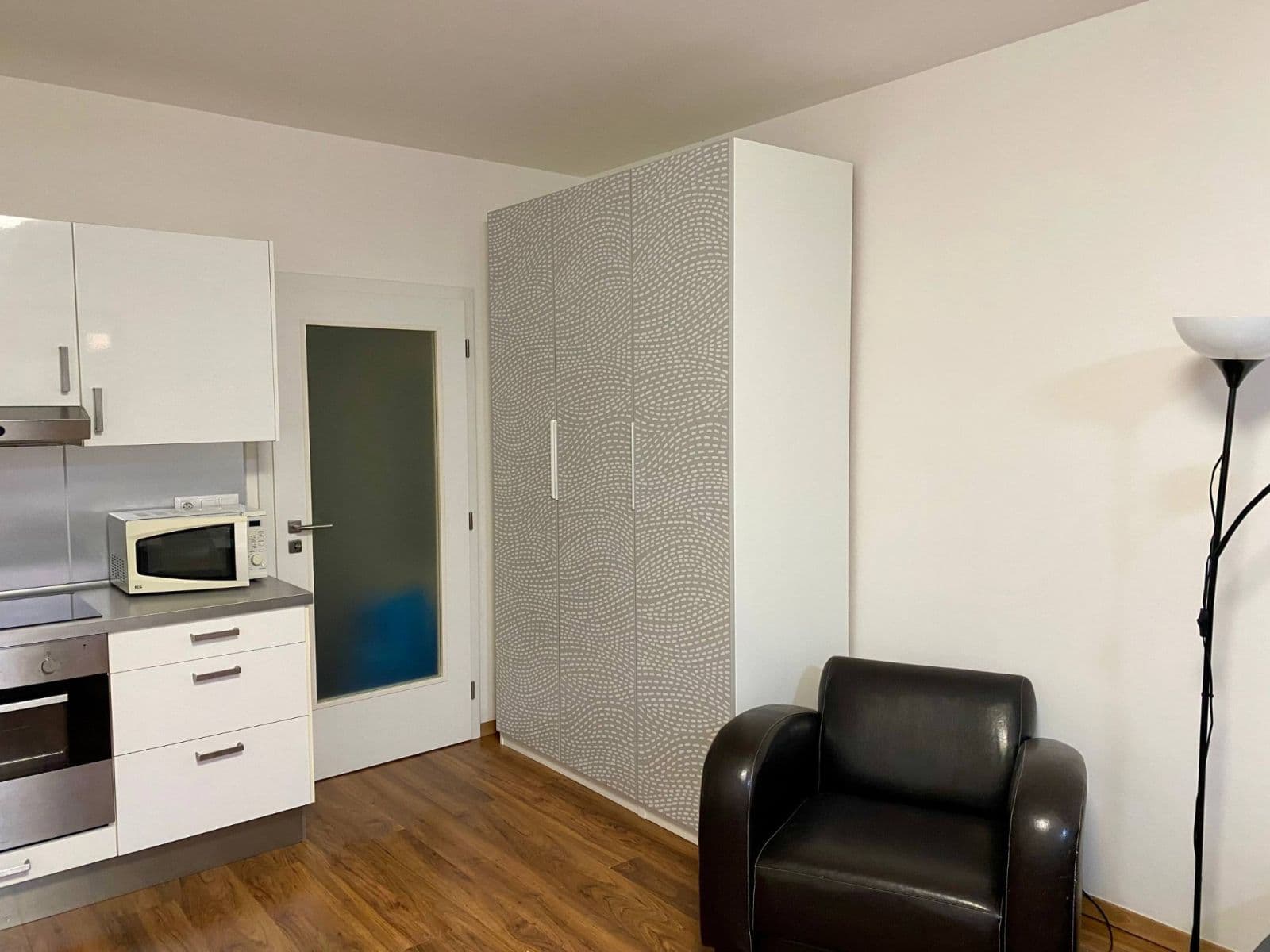 Studio flat to rent, 38 m², Sousedíkova, Prague, Prague Studio flat to rent, 38 m², Sousedíkova, Prague, Prague