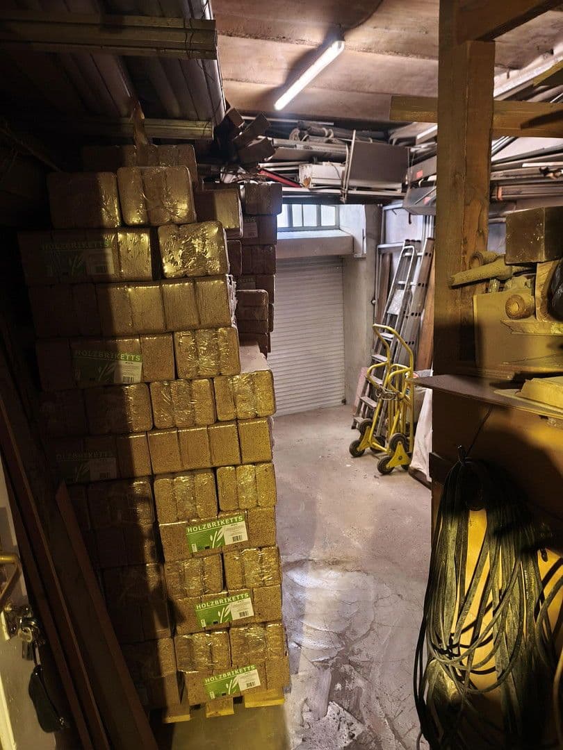 house for sale, 285 m², Am Markt 59, Lieser, Rhineland-Palatinate house for sale, 285 m², Am Markt 59, Lieser, Rhineland-Palatinate