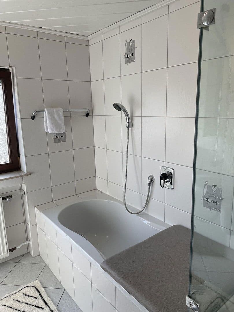 3 bedroom flat to rent, 125 m², Hambachstrasse 12, Hessigheim, Baden-Württemberg 3 bedroom flat to rent, 125 m², Hambachstrasse 12, Hessigheim, Baden-Württemberg