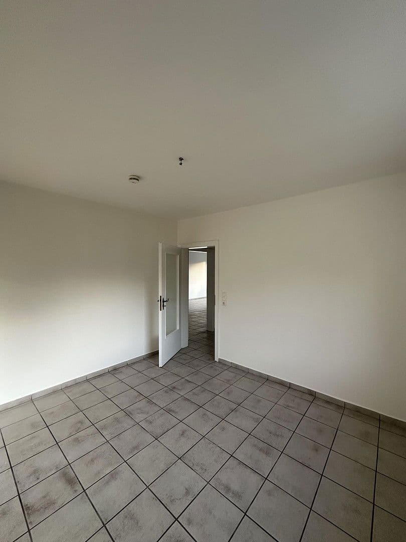 2 bedroom with open-plan kitchen flat to rent, 87 m², Essen, North Rhine-Westphalia 2 bedroom with open-plan kitchen flat to rent, 87 m², Essen, North Rhine-Westphalia