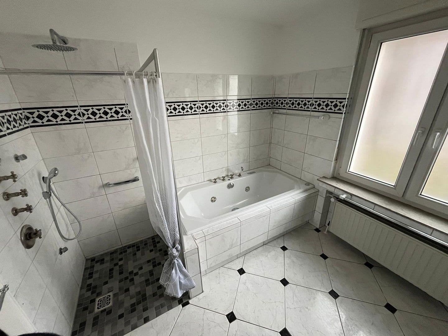 3 bedroom flat to rent, 175 m², Remscheid, North Rhine-Westphalia 3 bedroom flat to rent, 175 m², Remscheid, North Rhine-Westphalia