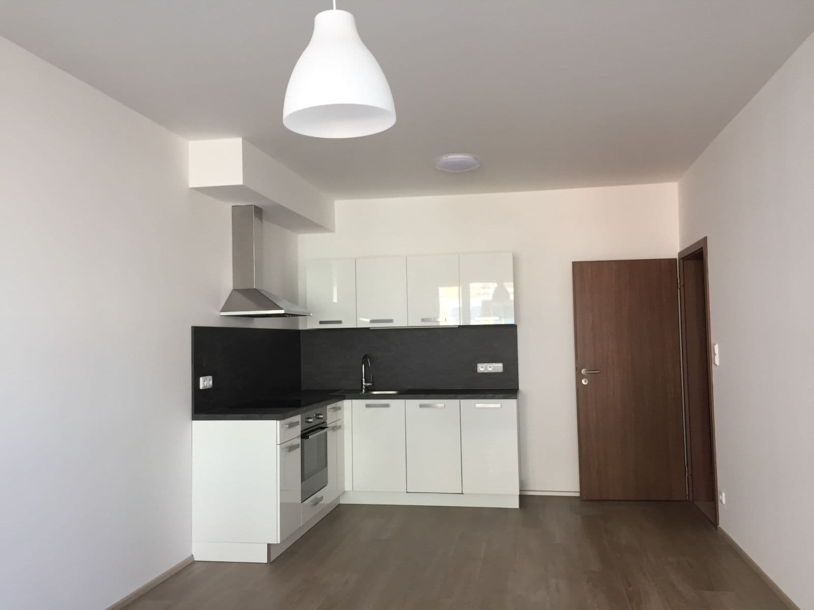 1 bedroom with open-plan kitchen flat to rent, 55 m², Kardausova, Prague, Prague 1 bedroom with open-plan kitchen flat to rent, 55 m², Kardausova, Prague, Prague