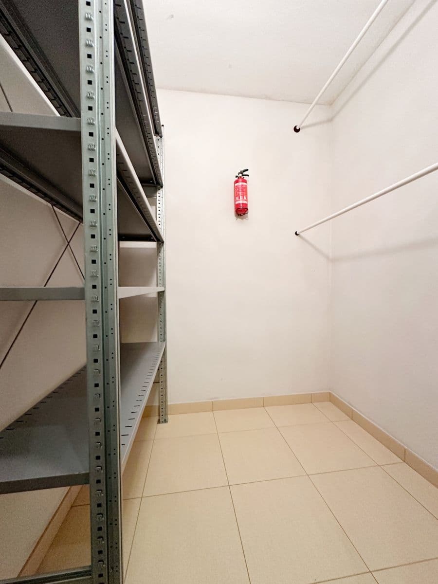 1 bedroom with open-plan kitchen flat to rent, 49 m², náměstí Osvoboditelů, Prague, Prague 1 bedroom with open-plan kitchen flat to rent, 49 m², náměstí Osvoboditelů, Prague, Prague