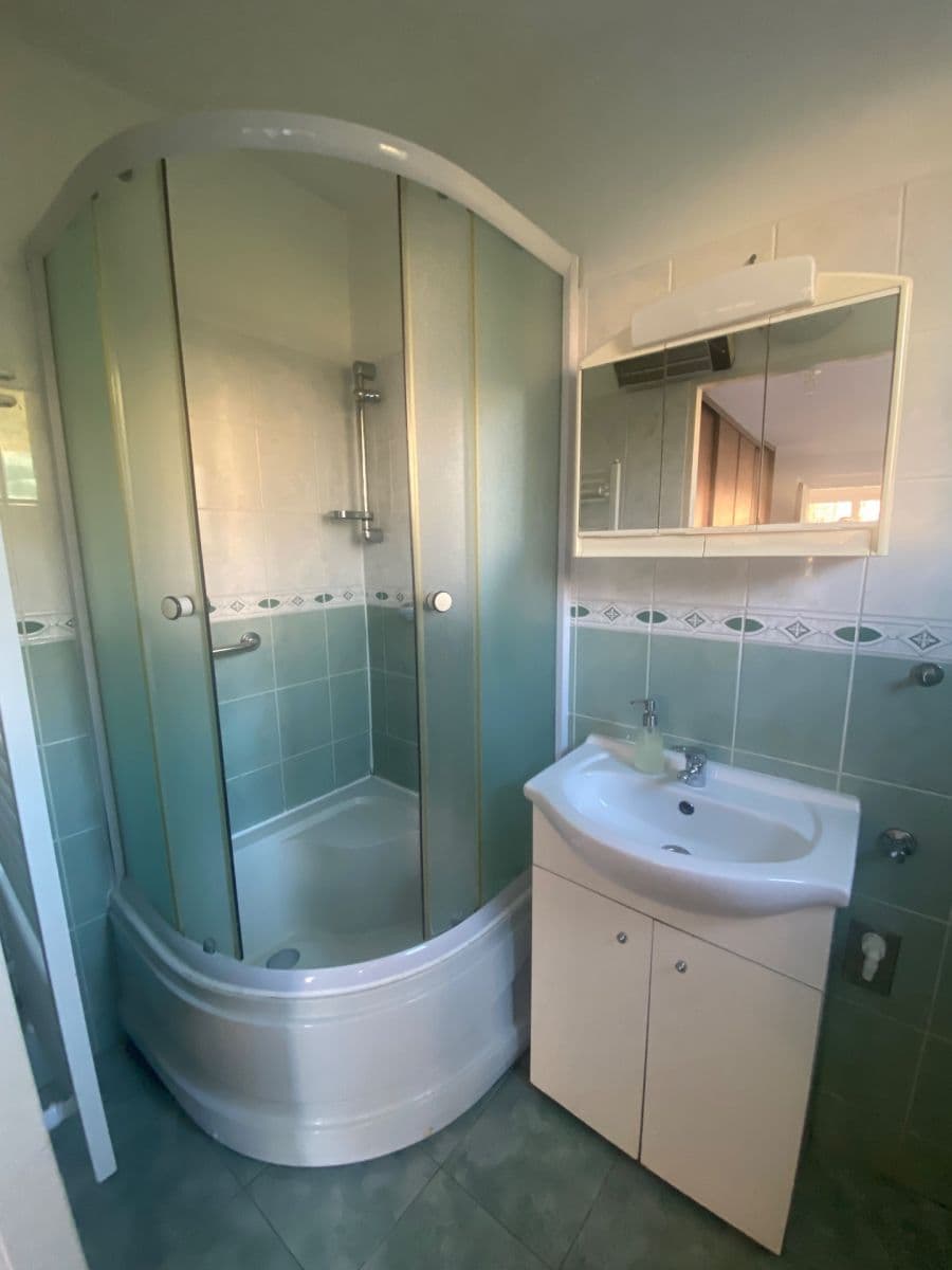 2 bedroom with open-plan kitchen flat to rent, 123 m², Na Vysočanských vinicích, Prague, Prague 2 bedroom with open-plan kitchen flat to rent, 123 m², Na Vysočanských vinicích, Prague, Prague