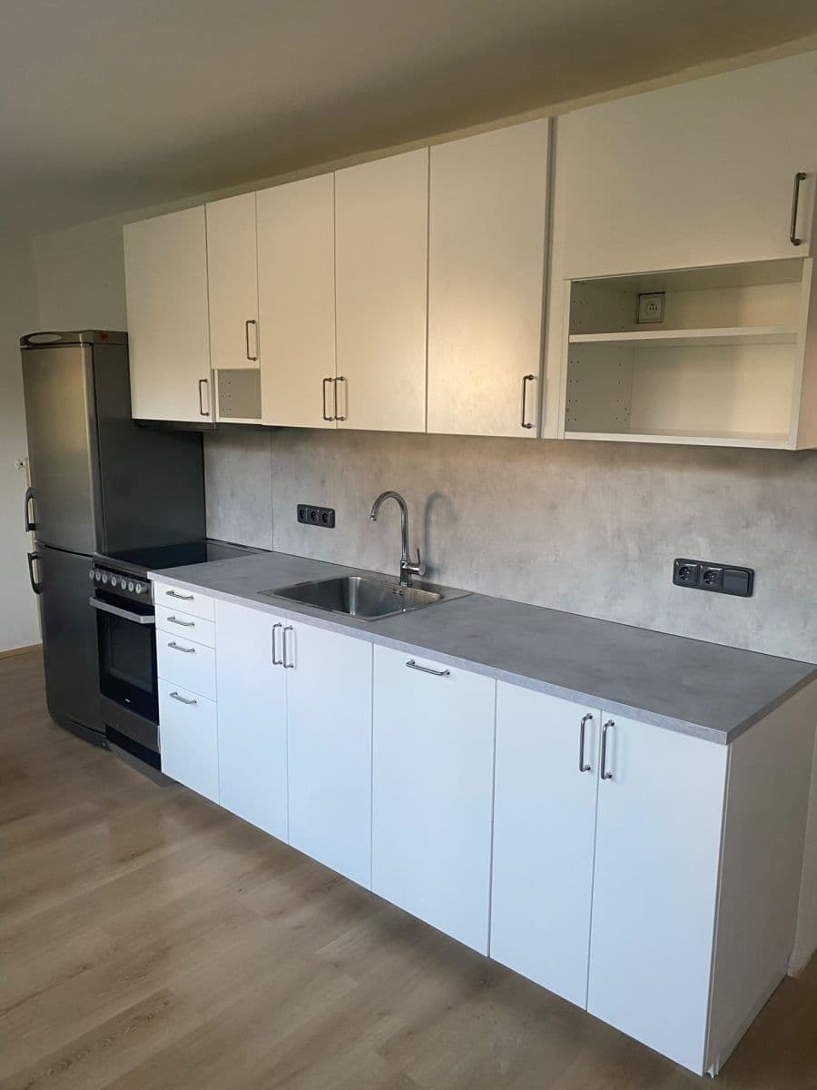 3 bedroom flat to rent, 123 m², Na Vysočanských vinicích, Prague, Prague 3 bedroom flat to rent, 123 m², Na Vysočanských vinicích, Prague, Prague