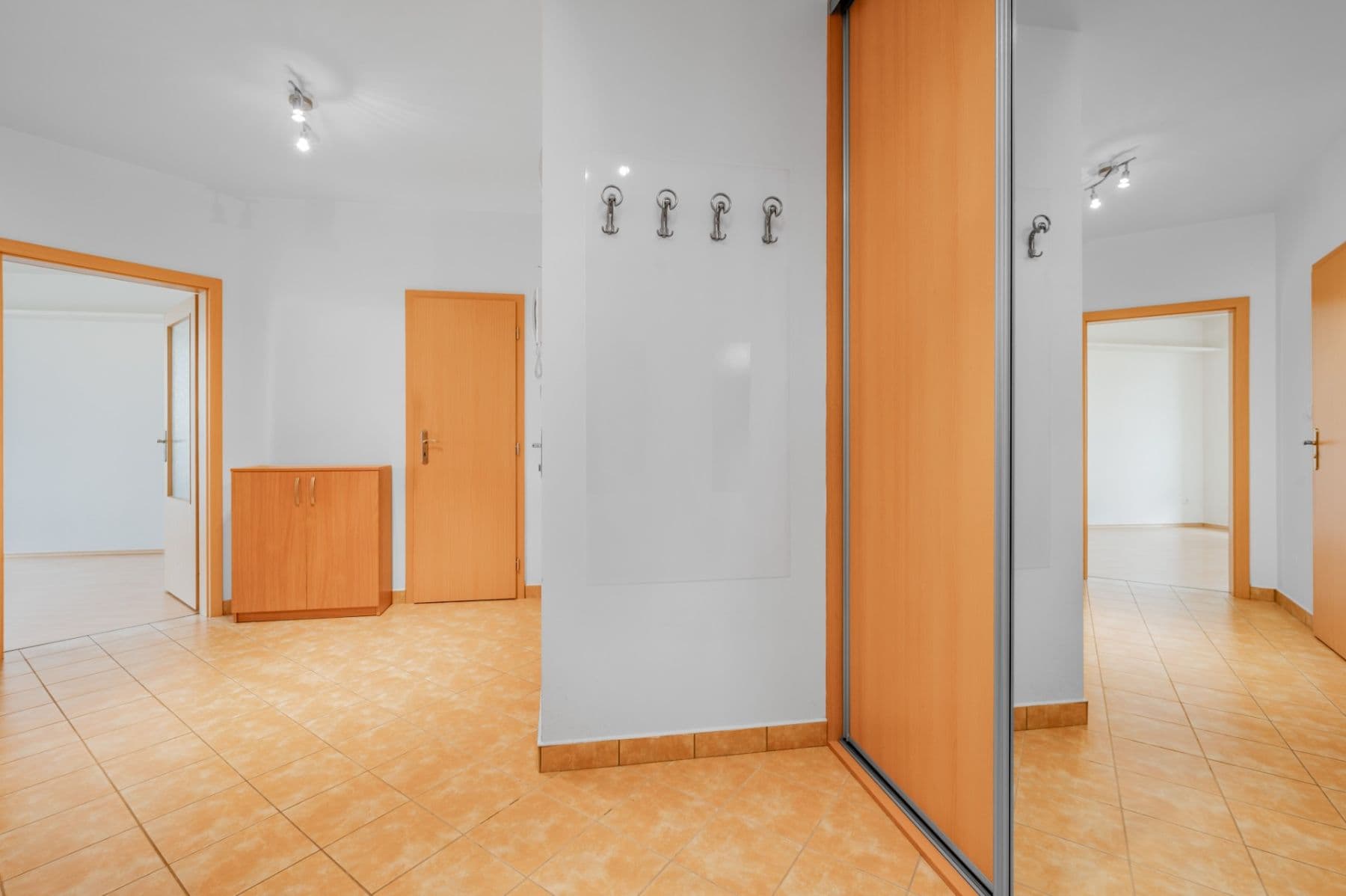 1 bedroom with open-plan kitchen flat to rent, 67 m², Semická, Prague, Prague 1 bedroom with open-plan kitchen flat to rent, 67 m², Semická, Prague, Prague