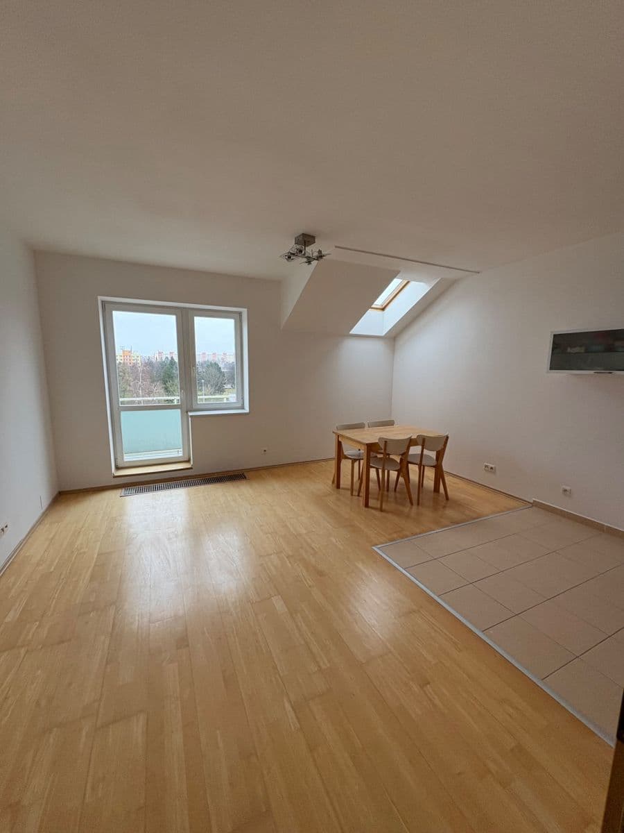 Studio flat to rent, 33 m², Boloňská, Prague, Prague Studio flat to rent, 33 m², Boloňská, Prague, Prague