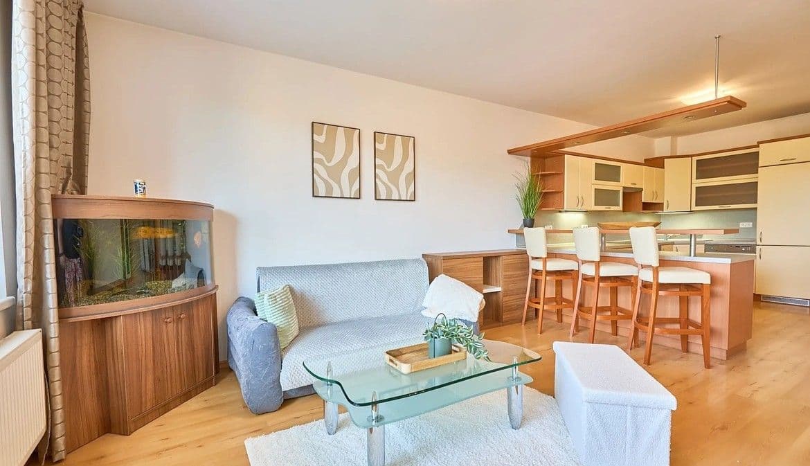 2 bedroom with open-plan kitchen flat to rent, 116 m², Přízřenická, Modřice, Jihomoravský Region 2 bedroom with open-plan kitchen flat to rent, 116 m², Přízřenická, Modřice, Jihomoravský Region