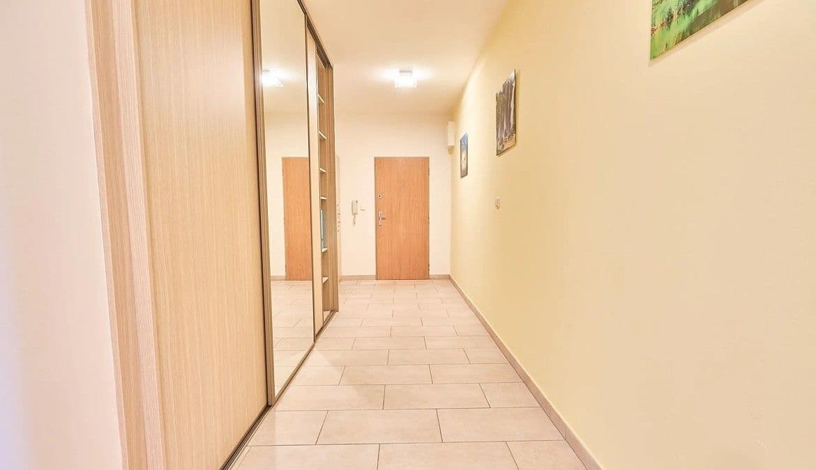 2 bedroom with open-plan kitchen flat to rent, 116 m², Přízřenická, Modřice, Jihomoravský Region 2 bedroom with open-plan kitchen flat to rent, 116 m², Přízřenická, Modřice, Jihomoravský Region