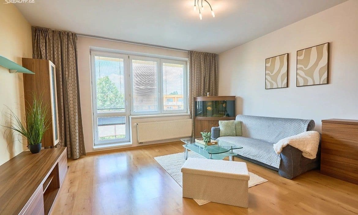 2 bedroom with open-plan kitchen flat to rent, 116 m², Přízřenická, Modřice, Jihomoravský Region 2 bedroom with open-plan kitchen flat to rent, 116 m², Přízřenická, Modřice, Jihomoravský Region