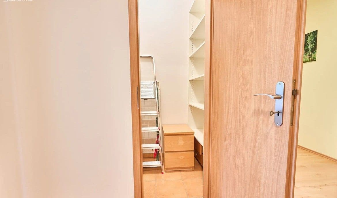 2 bedroom with open-plan kitchen flat to rent, 116 m², Přízřenická, Modřice, Jihomoravský Region 2 bedroom with open-plan kitchen flat to rent, 116 m², Přízřenická, Modřice, Jihomoravský Region