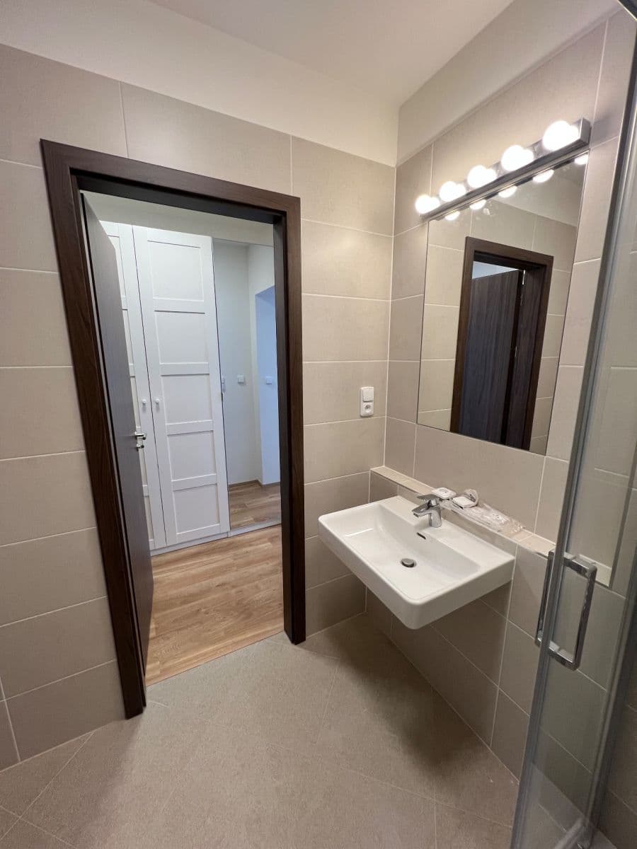 Studio flat to rent, 25 m², Nádražní, Kralupy nad Vltavou, Středočeský Region Studio flat to rent, 25 m², Nádražní, Kralupy nad Vltavou, Středočeský Region