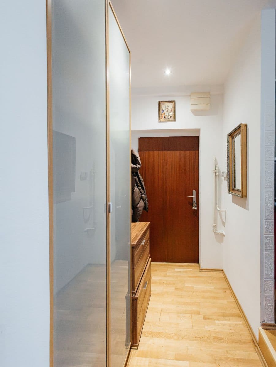 1 bedroom with open-plan kitchen flat to rent, 55 m², nám. Edvarda Beneše, Kladno, Středočeský Region 1 bedroom with open-plan kitchen flat to rent, 55 m², nám. Edvarda Beneše, Kladno, Středočeský Region