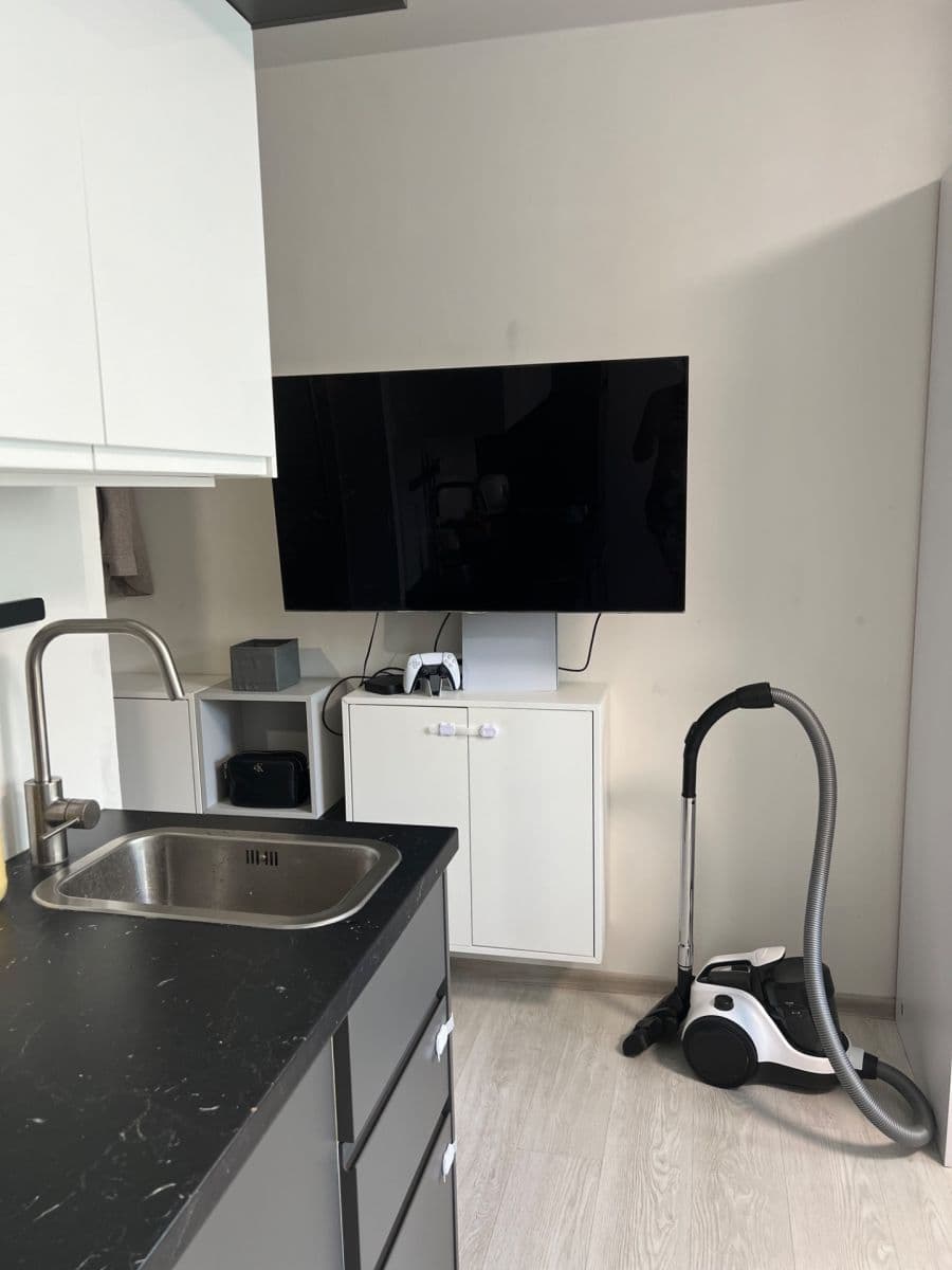 Studio flat to rent, 20 m², Horolezecká, Prague, Prague Studio flat to rent, 20 m², Horolezecká, Prague, Prague