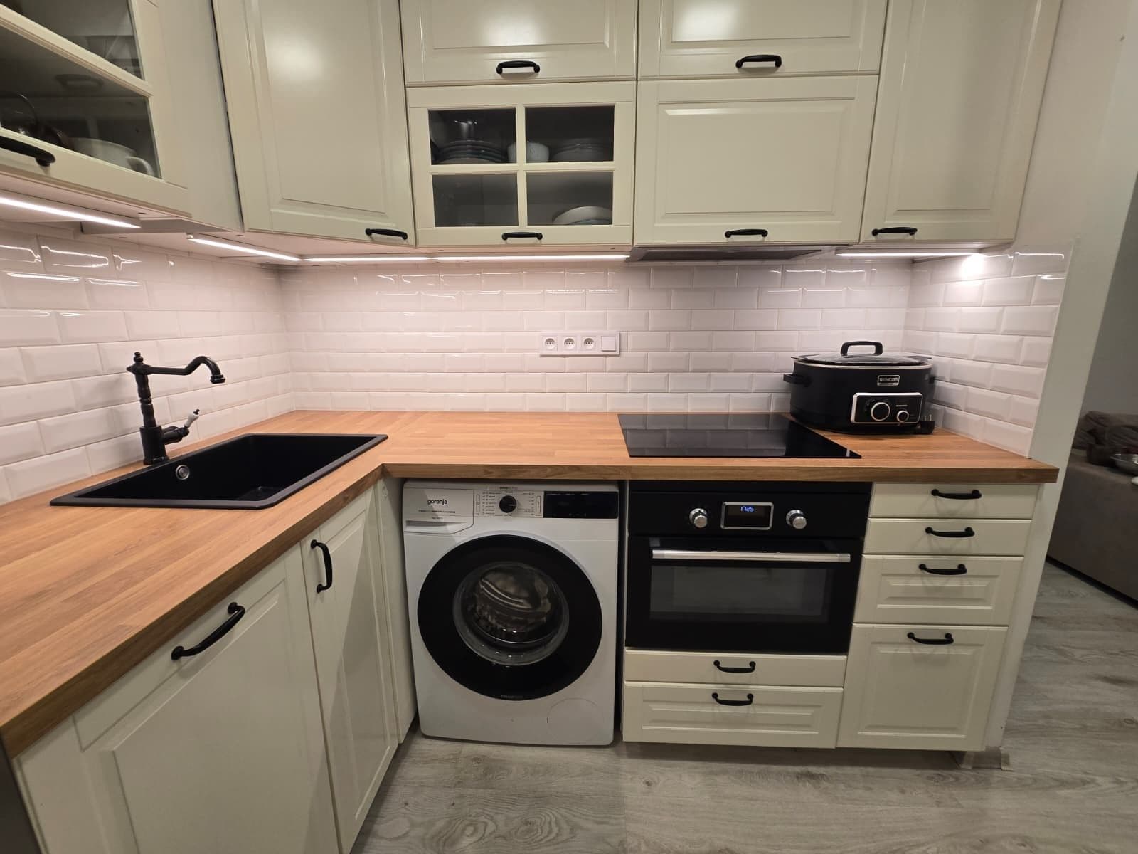 1 bedroom with open-plan kitchen flat to rent, 42 m², Skuteckého, Prague, Prague 1 bedroom with open-plan kitchen flat to rent, 42 m², Skuteckého, Prague, Prague