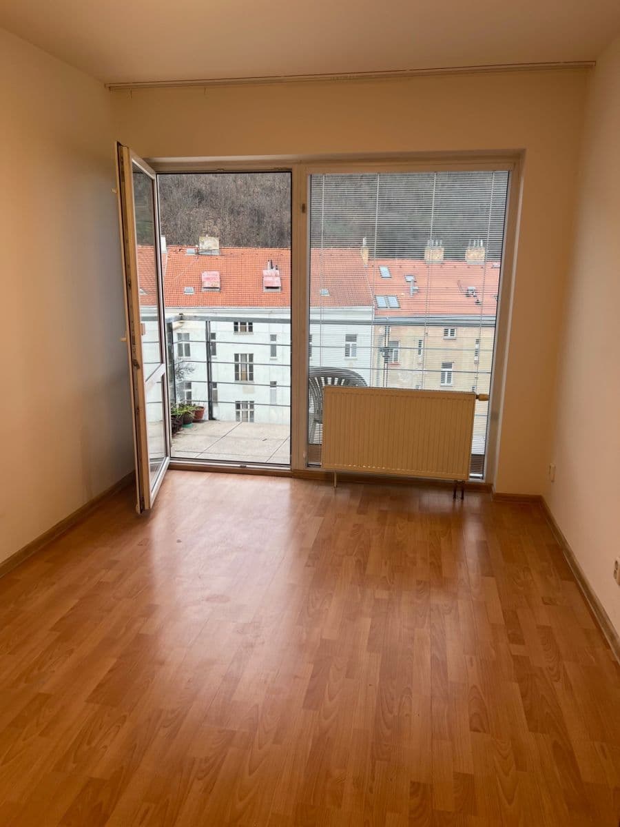 3 bedroom flat to rent, 95 m², Na Neklance, Prague, Prague 3 bedroom flat to rent, 95 m², Na Neklance, Prague, Prague