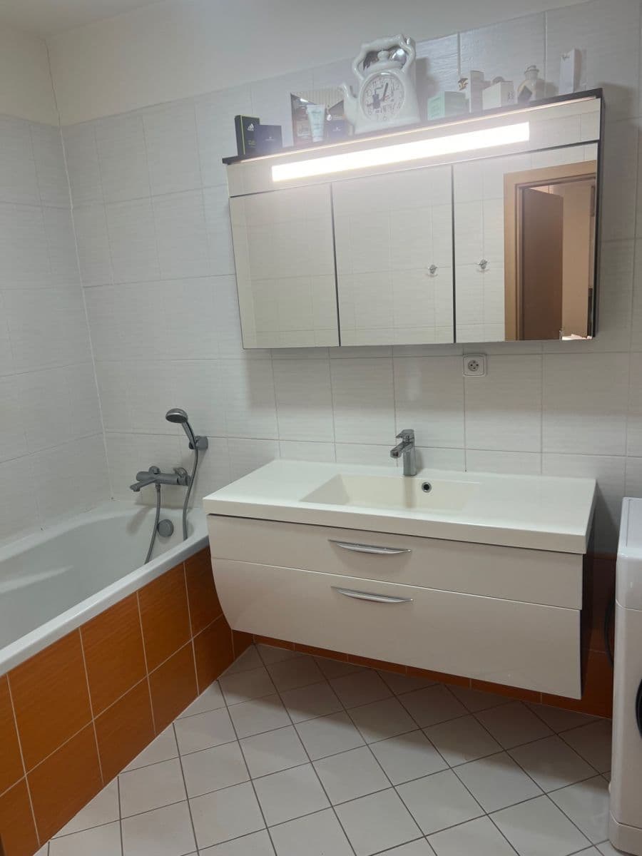 3 bedroom flat to rent, 95 m², Na Neklance, Prague, Prague 3 bedroom flat to rent, 95 m², Na Neklance, Prague, Prague