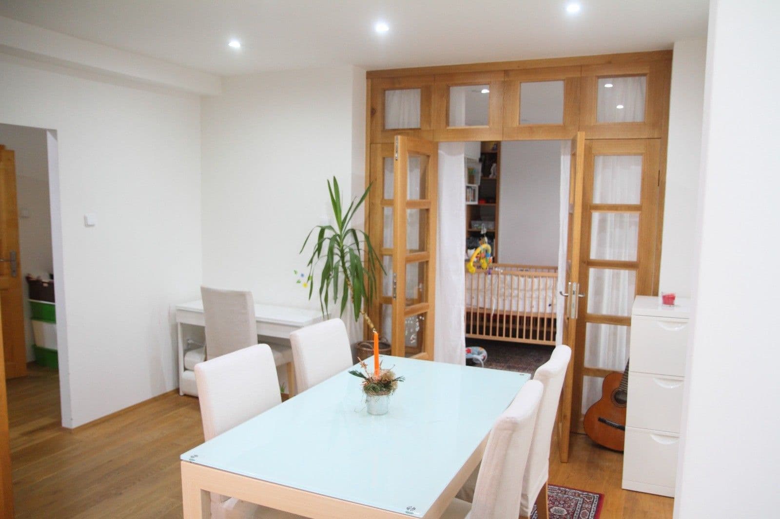 2 bedroom with open-plan kitchen flat to rent, 60 m², Velvarská, Prague, Prague 2 bedroom with open-plan kitchen flat to rent, 60 m², Velvarská, Prague, Prague