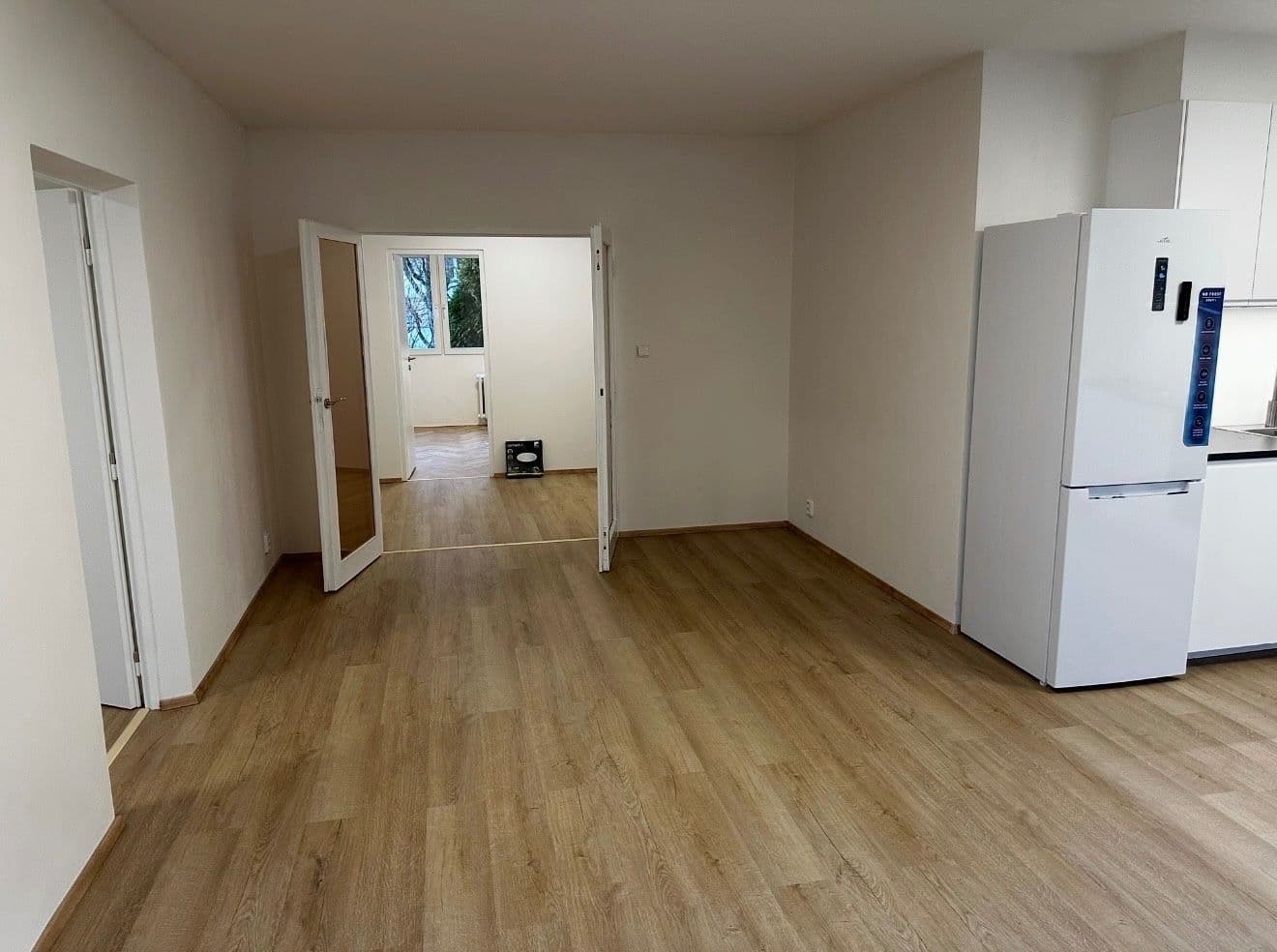 3 bedroom with open-plan kitchen flat to rent, 83 m², Pujmanové, Prague, Prague 3 bedroom with open-plan kitchen flat to rent, 83 m², Pujmanové, Prague, Prague