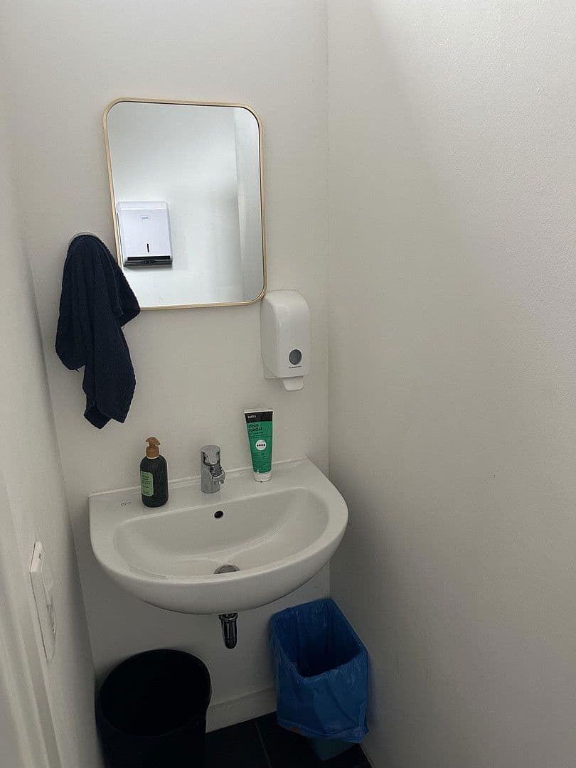 non-residential property to rent, 323 m², Wiescherstrasse 11b, Wuppertal, North Rhine-Westphalia non-residential property to rent, 323 m², Wiescherstrasse 11b, Wuppertal, North Rhine-Westphalia