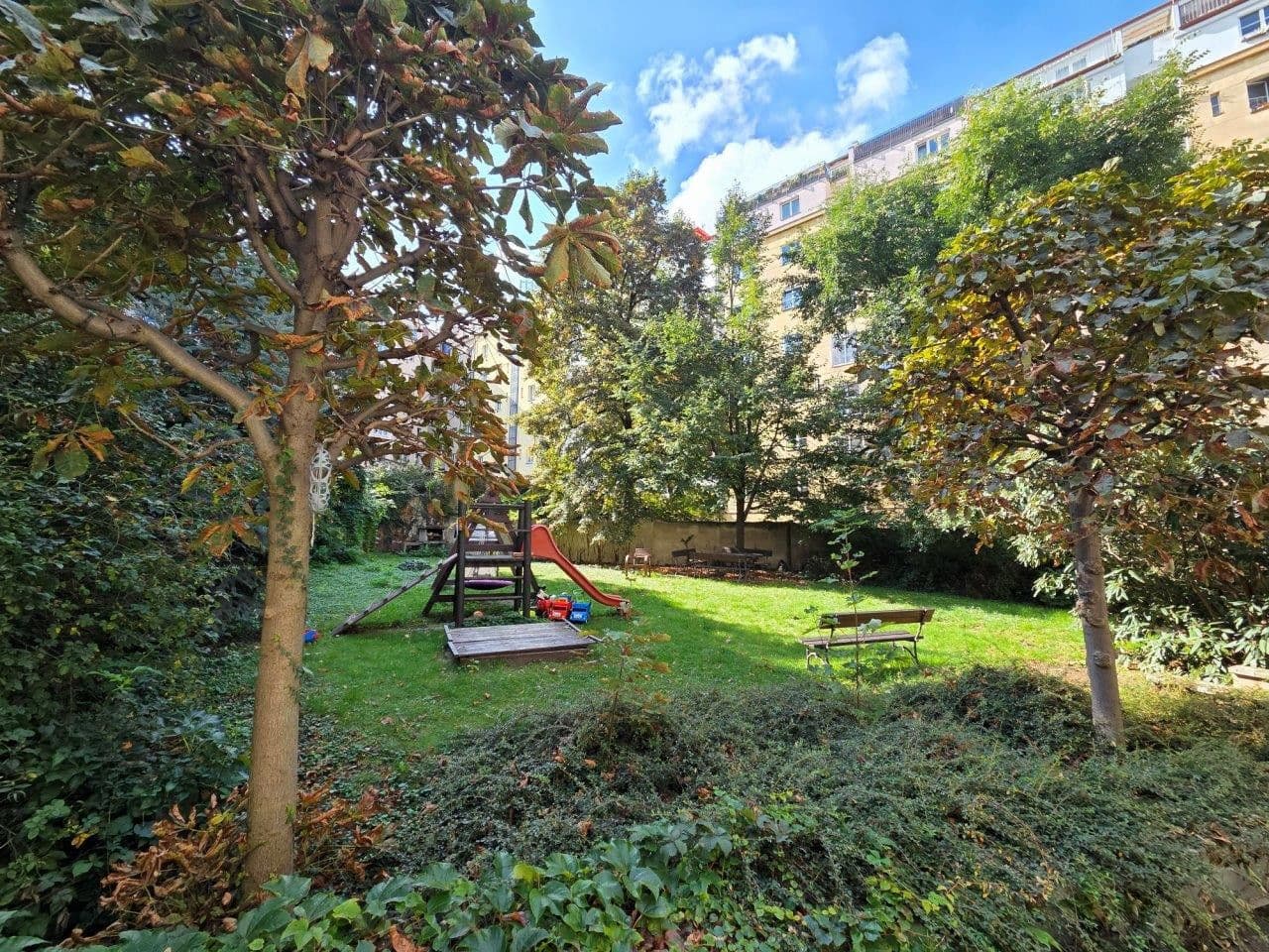 2 bedroom with open-plan kitchen flat to rent, 75 m², Kloboučnická, Prague, Prague 2 bedroom with open-plan kitchen flat to rent, 75 m², Kloboučnická, Prague, Prague