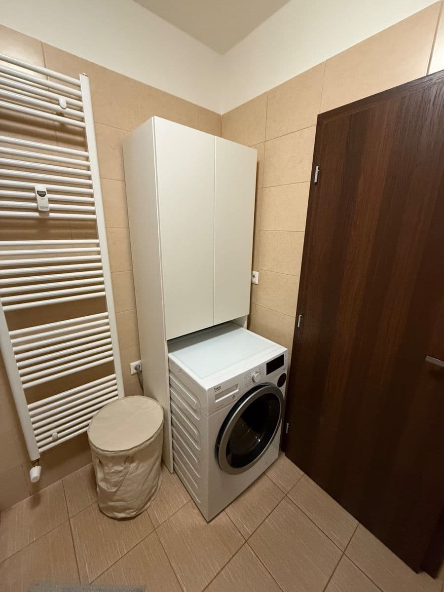 Studio flat to rent, 34 m², Jankovcova, Prague, Prague Studio flat to rent, 34 m², Jankovcova, Prague, Prague