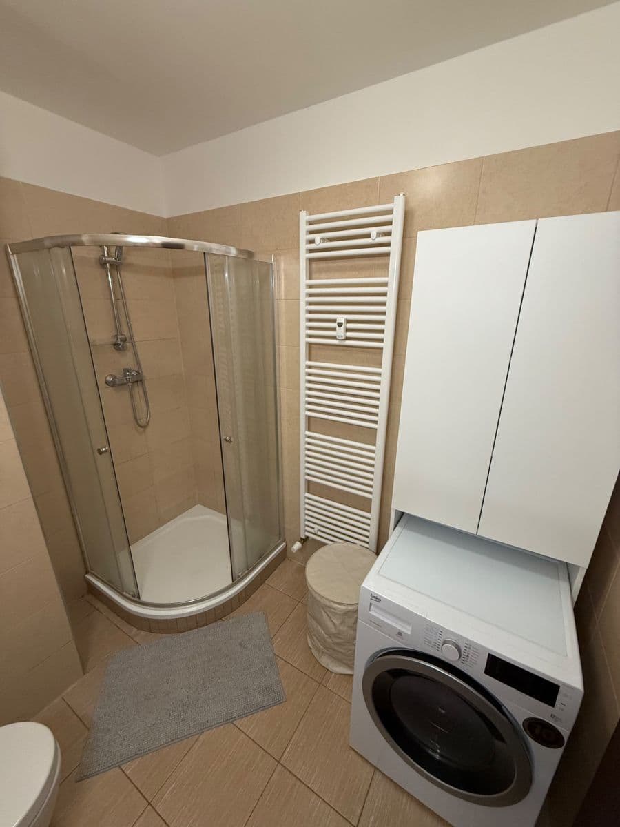 Studio flat to rent, 34 m², Jankovcova, Prague, Prague Studio flat to rent, 34 m², Jankovcova, Prague, Prague