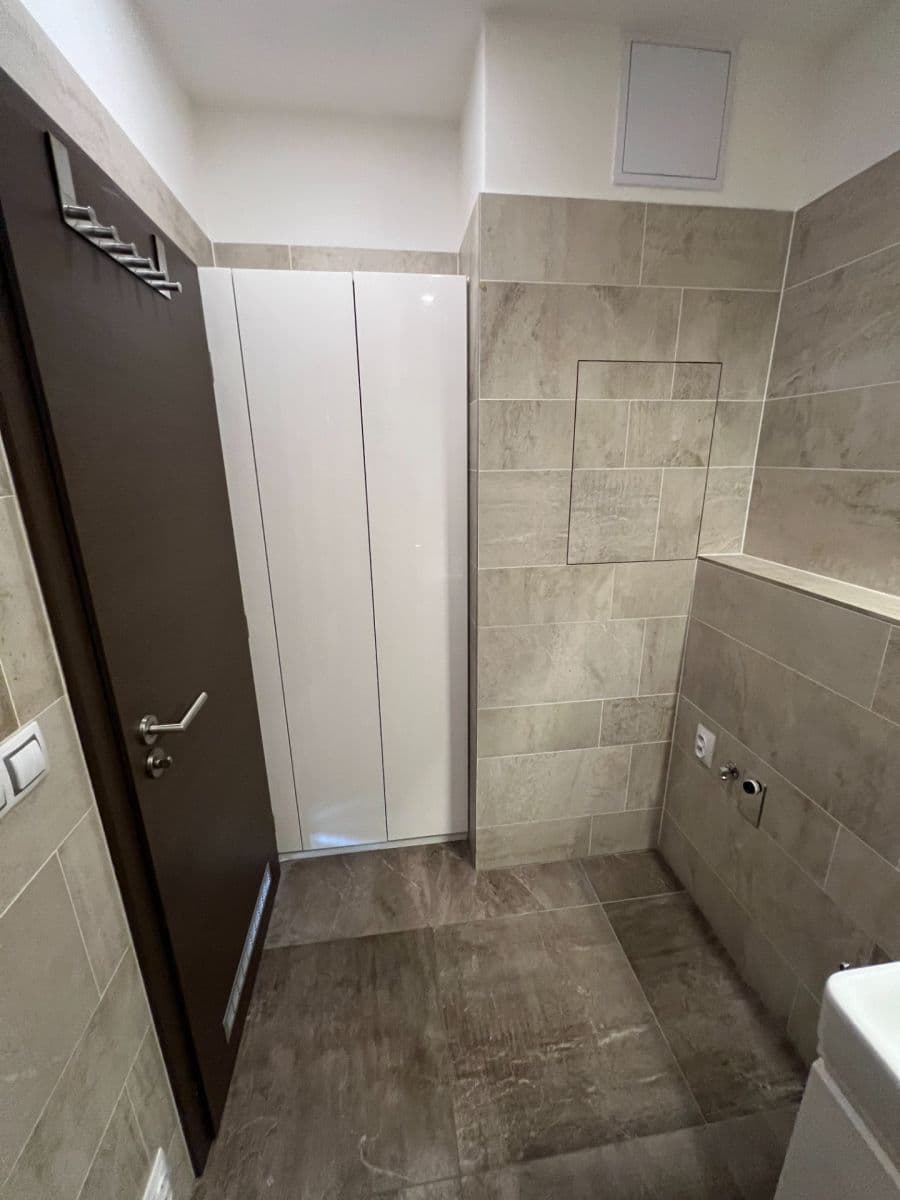 2 bedroom with open-plan kitchen flat for sale, 99 m², Řípská, Brno, Jihomoravský Region 2 bedroom with open-plan kitchen flat for sale, 99 m², Řípská, Brno, Jihomoravský Region